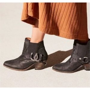 Free People X Understated Leather Lady Luck Horseshoe Boots